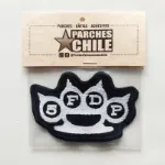 Vista Frontal del Parche Bordado con el diseño de Five Finger Death Punch 