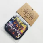 Vista detalle del parche de Manowar Fighting The World