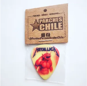 Uñeta impresa con la caratula de la banda de Metallica Jump In The Fire